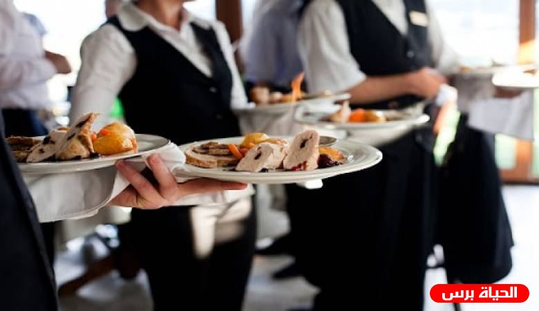 محافظ جنين يسمح للمطاعم بفتح أبوابها من أجل خدمة التوصيل والبيع خارجها